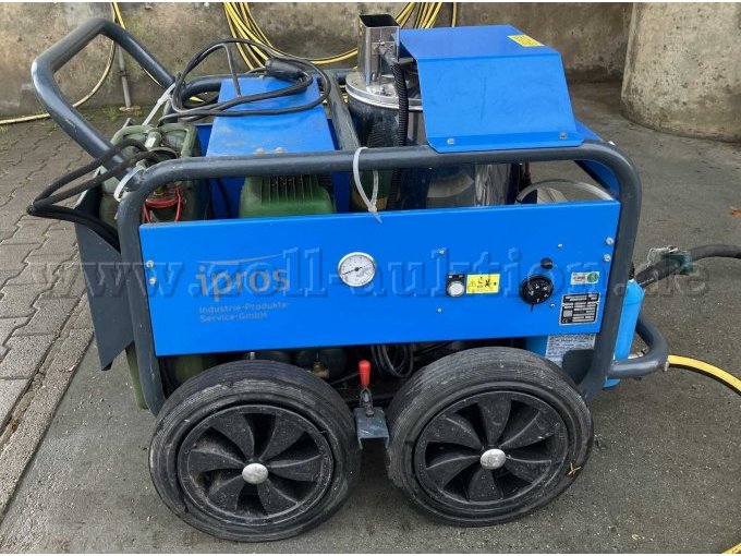 Heiss-Wasser-Schaum Gerät Ansicht rechts