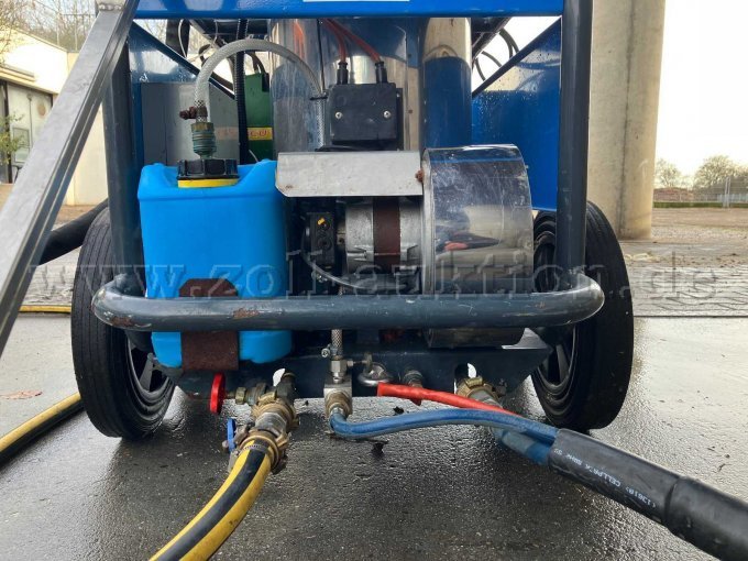 Heiss-Wasser-Schaum Gerät Ansicht Anschlüsse