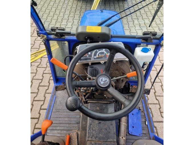 1 Iseki Ackerschlepper TM 3215 AL - defekt, Bastlerfahrzeug – foto 12 – kavel bij Zoll-Auktion, Duisburg