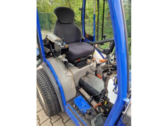 1 Iseki Ackerschlepper TM 3215 AL - defekt, Bastlerfahrzeug – foto 9 – kavel bij Zoll-Auktion, Duisburg