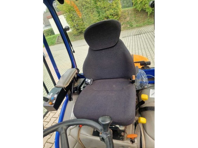 1 Iseki Ackerschlepper TM 3215 AL - defekt, Bastlerfahrzeug – foto 13 – kavel bij Zoll-Auktion, Duisburg