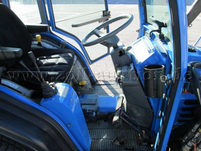 Iseki 3135 AHL - innen rechts