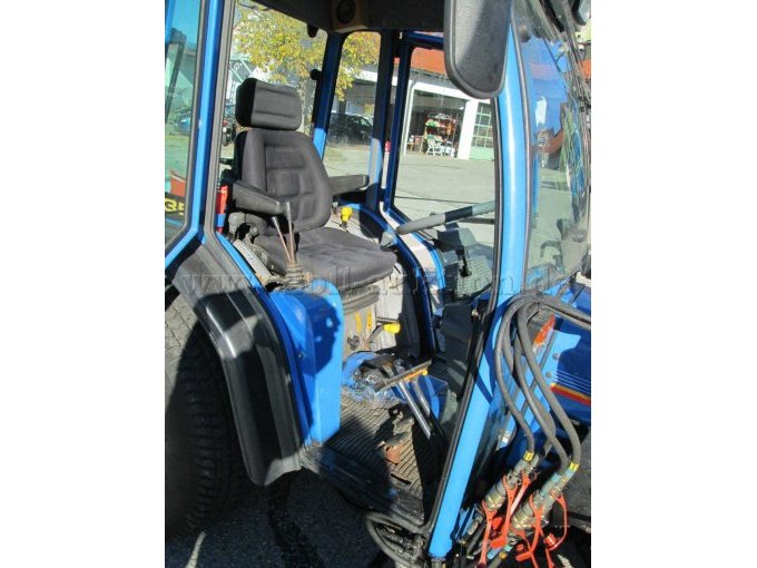 Iseki 3135 AHL - innen rechts