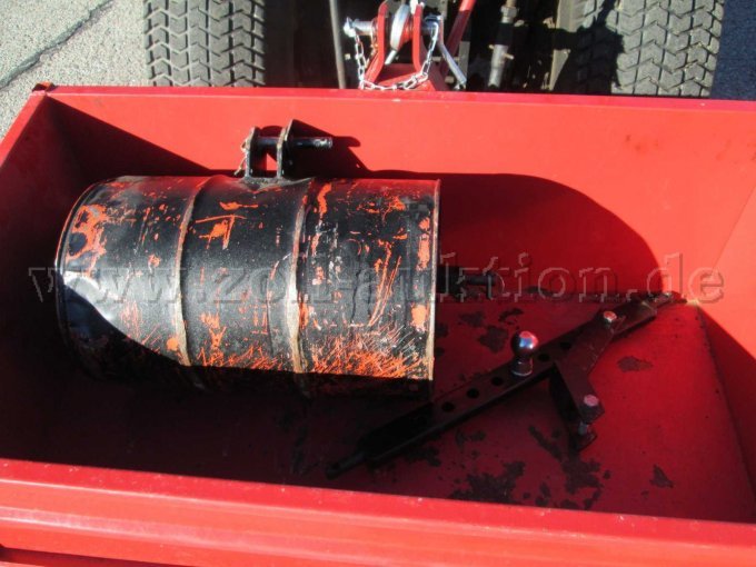 Iseki 3135 AHL - Kippschaufel, Gegengewicht und Kuppeldreieck mit Kugelkopfkupplung