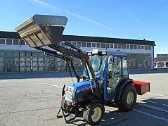 Iseki 3135 AHL - vorne links