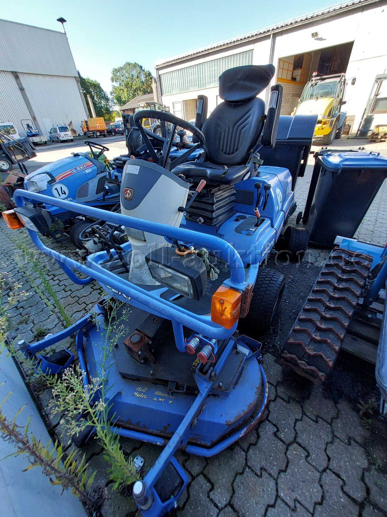 1 Iseki SFH 240 mit Frontmähwerk *defekt*