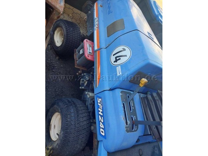 1 Iseki SFH 240 mit Frontmähwerk *defekt* – foto 6 – kavel bij Zoll-Auktion, Moers