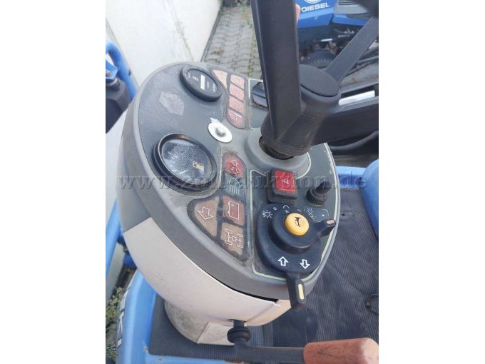 1 Iseki SFH 240 mit Frontmähwerk *defekt* – foto 4 – kavel bij Zoll-Auktion, Moers