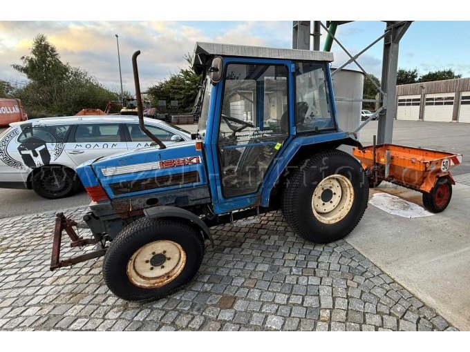 Iseki 5035 A rechte Seite