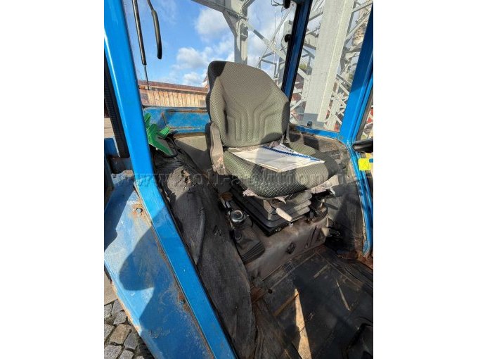 Iseki 5035 A Innenraum links