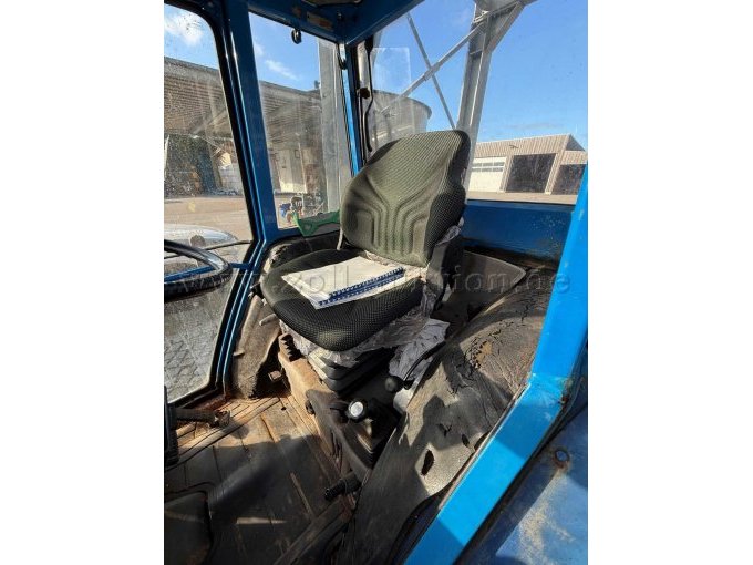 Iseki 5035 A Innenraum rechts