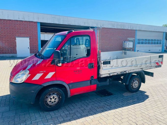 Iveco vorne links