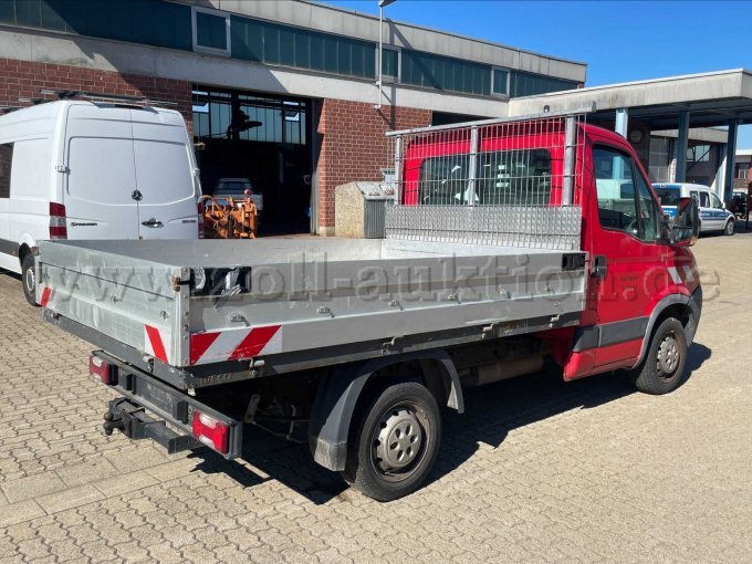 Iveco hinten rechts