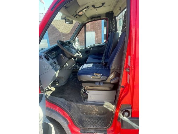 Iveco Innenraum links