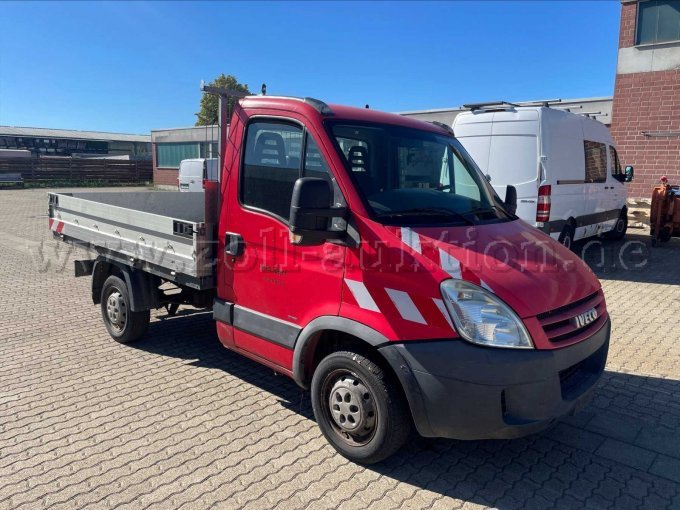 Iveco vorne rechts