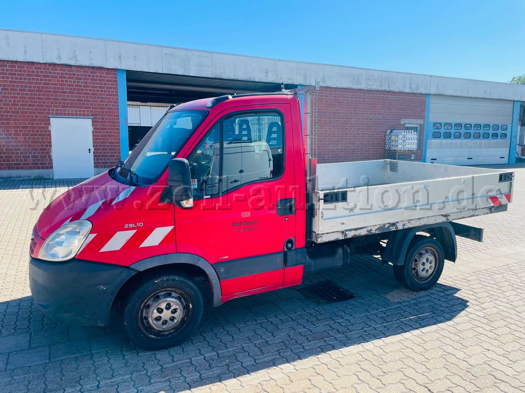 Iveco vorne links