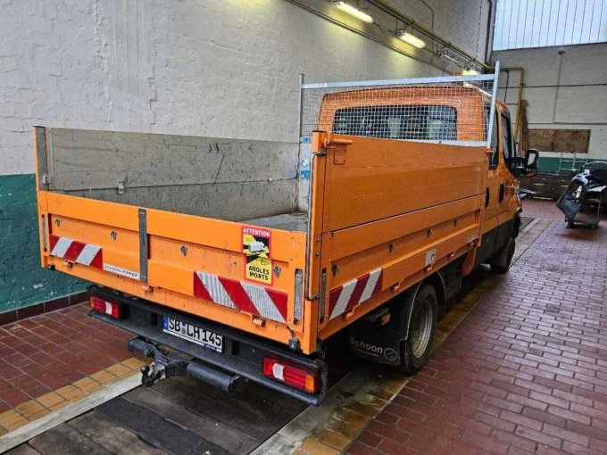 Diagonale von hinten rechts