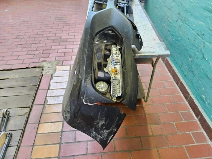 Stoßfänger vorne gebrochen