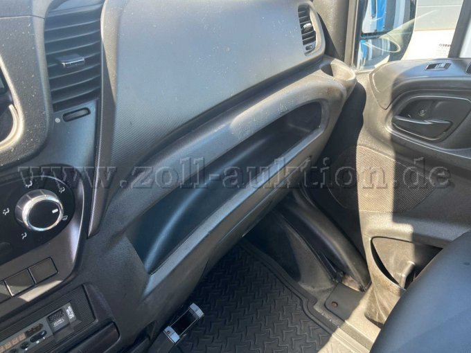 Ansicht innen, Beifahrerseite, Ablage und Handschuhfach