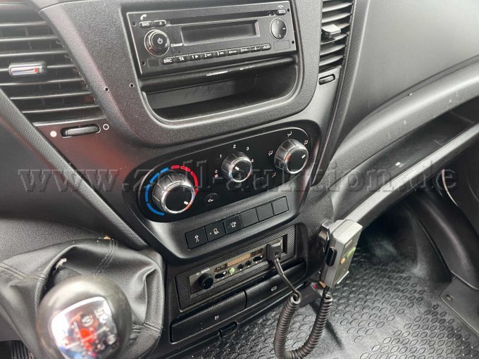 Ansicht innen, Bedienung Heizung und Radio