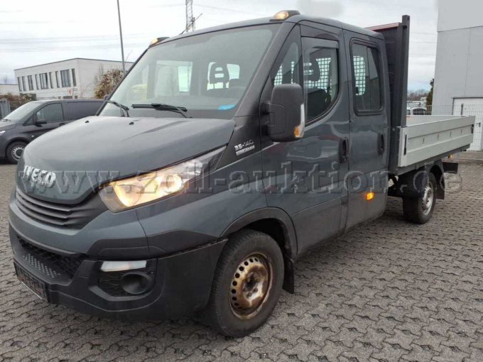 Diagonale vorne links