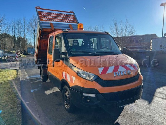 Iveco von vorne rechts