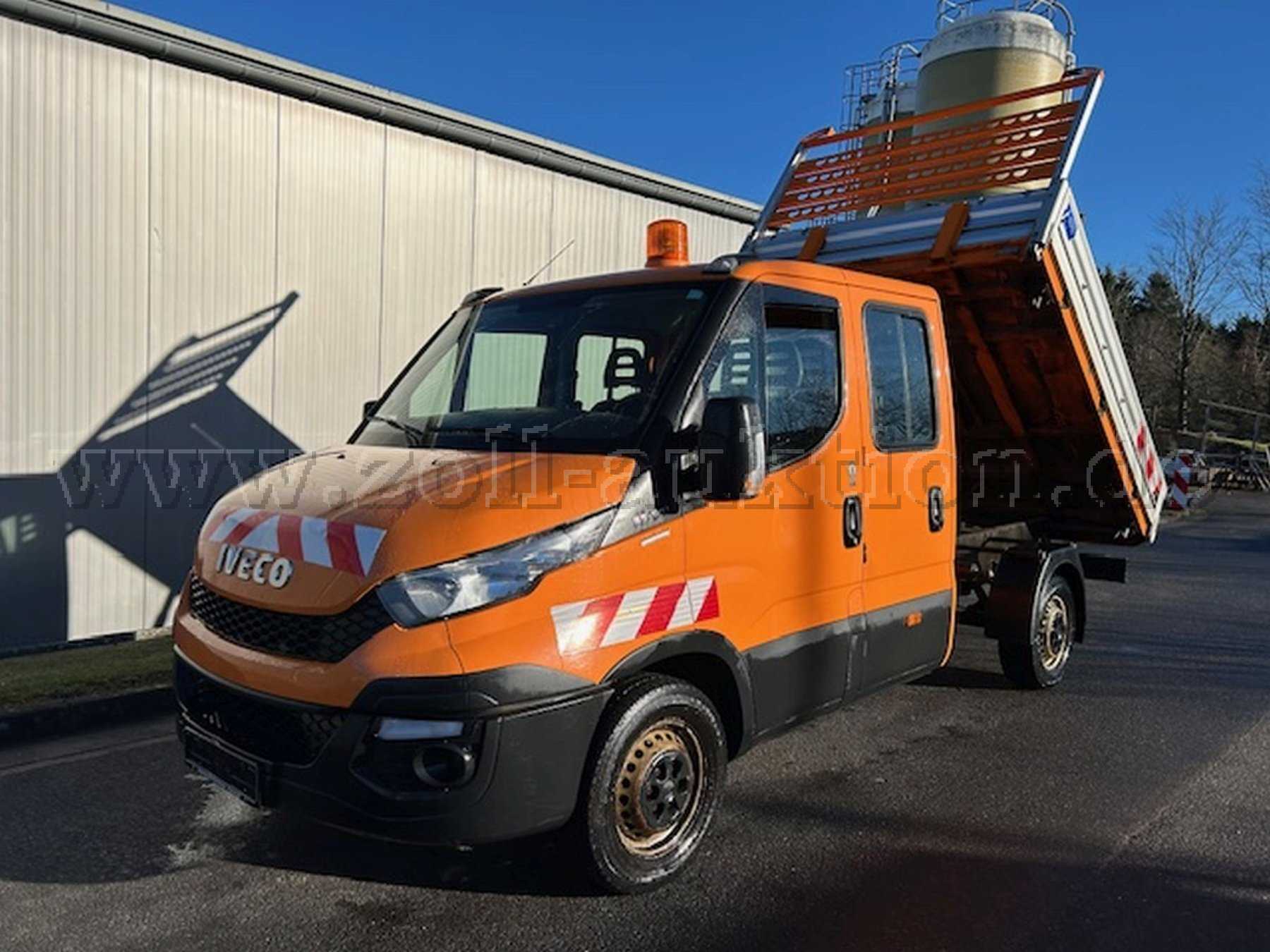 Iveco von links vorne