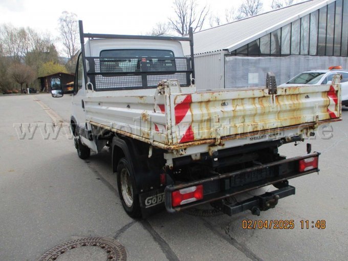 Iveco hinten links