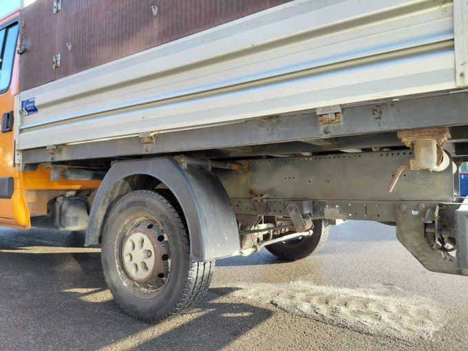 Ansicht Rahmen und Pritsche Links