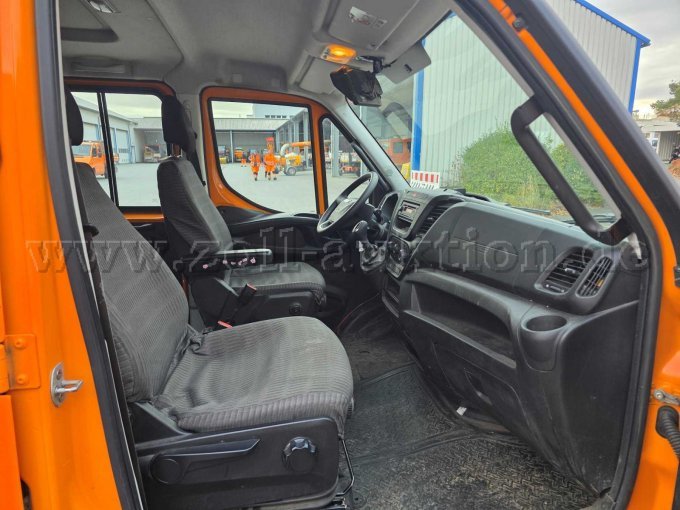 Iveco Daily Erdgas NG Doka/Pritsche, Beifahrersitz Ansicht