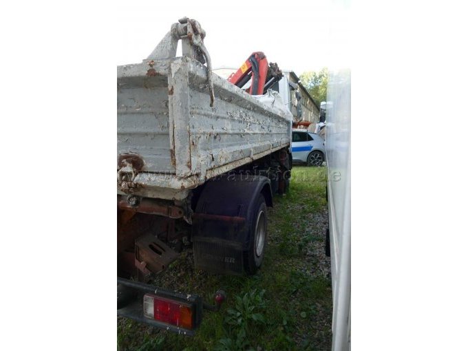 1 Iveco Euro Cargo 100E18 Kipper mit Ladekran / Unfall- & Bastlerfahrzeug – foto 5 – kavel bij Zoll-Auktion, Wandlitz