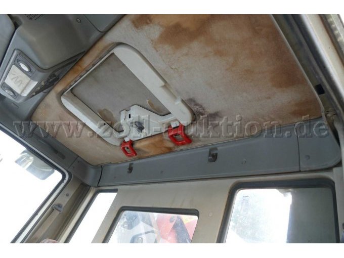 1 Iveco Euro Cargo 100E18 Kipper mit Ladekran / Unfall- & Bastlerfahrzeug – foto 11 – kavel bij Zoll-Auktion, Wandlitz