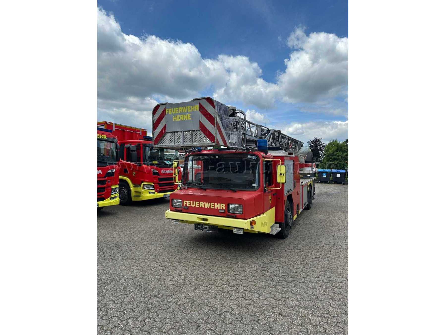 Vorne links