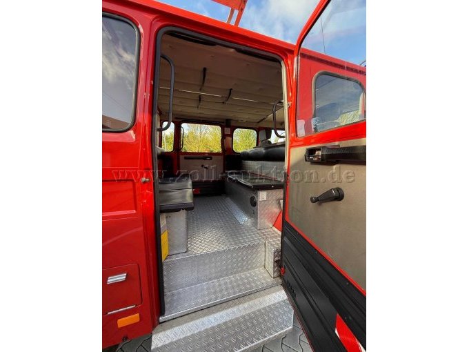 1 Iveco Magirus Löschfahrzeug LF 8 – foto 9 – kavel bij Zoll-Auktion, Schwalmstadt