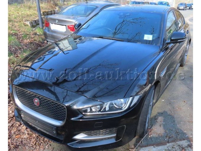 Ansicht vorne links seitlich