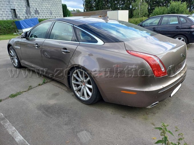 Jaguar XJ - hinten links