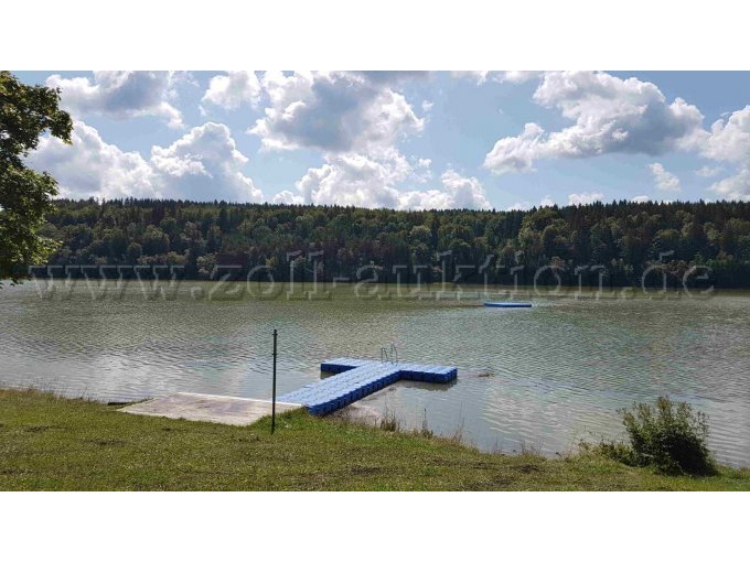 Badesteg mit Badeinsel