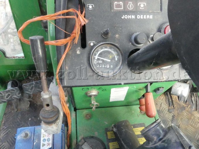 1 JOHN DEERE (USA) 855 Zugmaschine.Ackerschlepper*Ersatzteilträger – foto 8 – kavel bij Zoll-Auktion, Siebeldingen