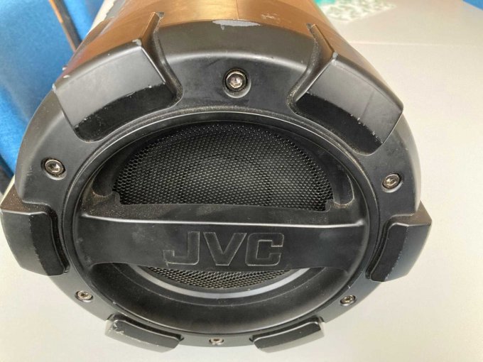 Seitenansicht (mit Kratzer)