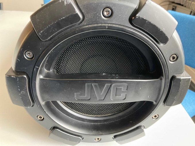 Seitenansicht (mit Kratzer)