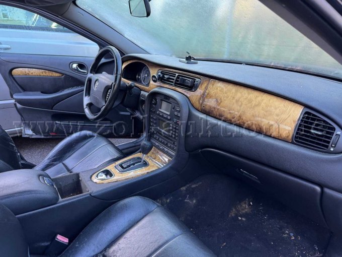 Innenansicht von der Beifahrerseite