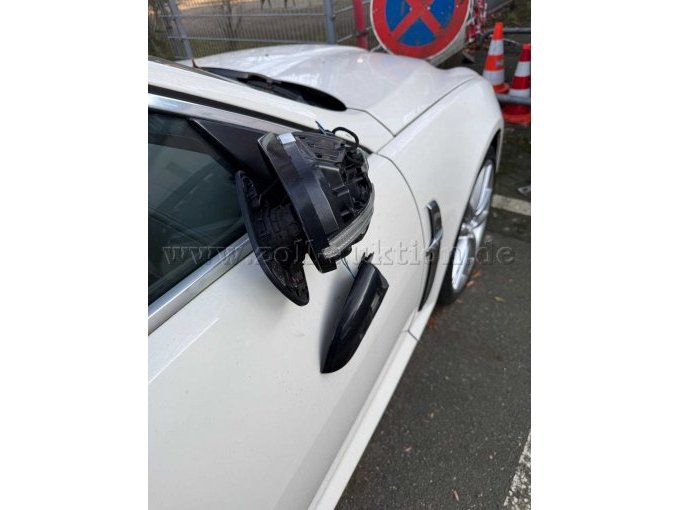 Defekter Rückspiegel Beifahrerseite rechts II.jpg