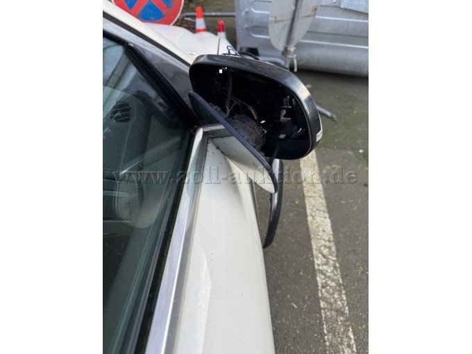 Defekter Rückspiegel Beifahrerseite rechts I.jpg