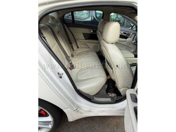 Innenansicht Rücksitze.jpg