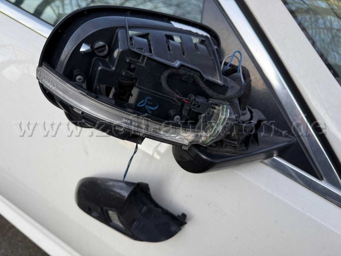 Defekter Rückspiegel Beifahrerseite rechts III.jpg