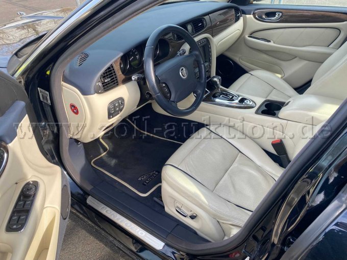 Innenraum Fahrerseite