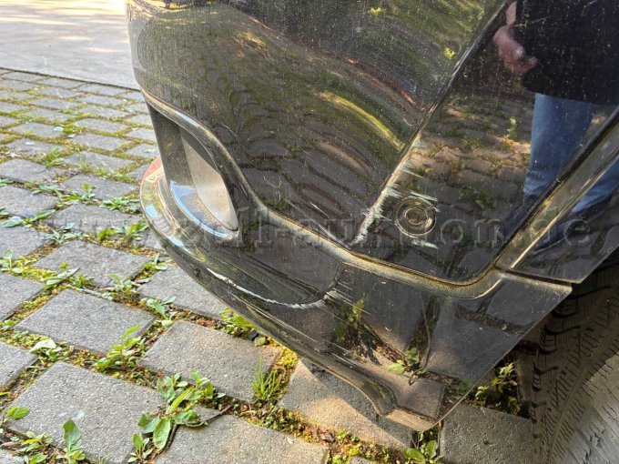 Abriebe Schürze vorne links