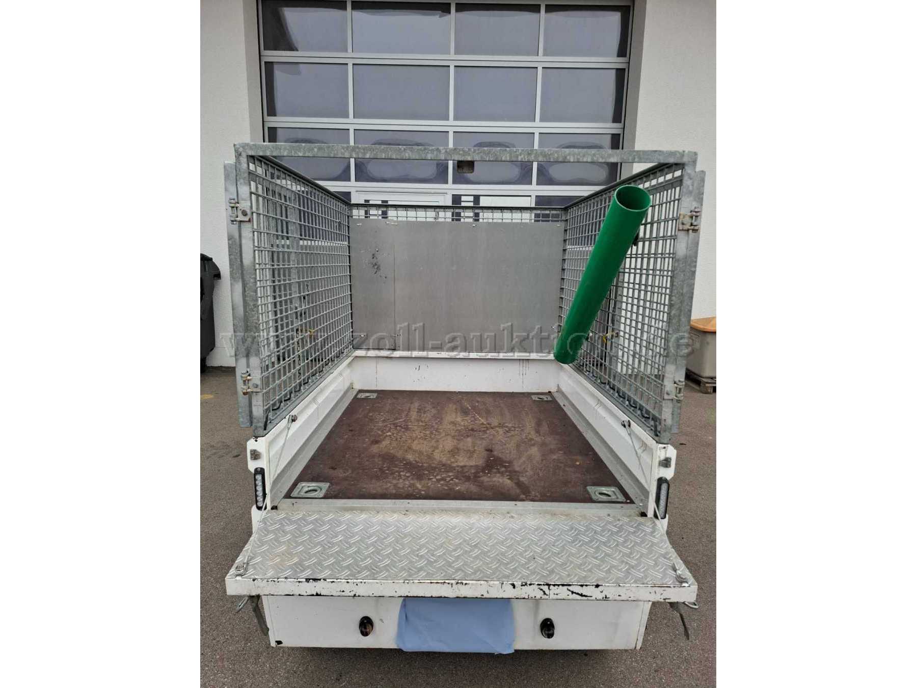 Ansicht Heck, Gitteraufbau geöffnet