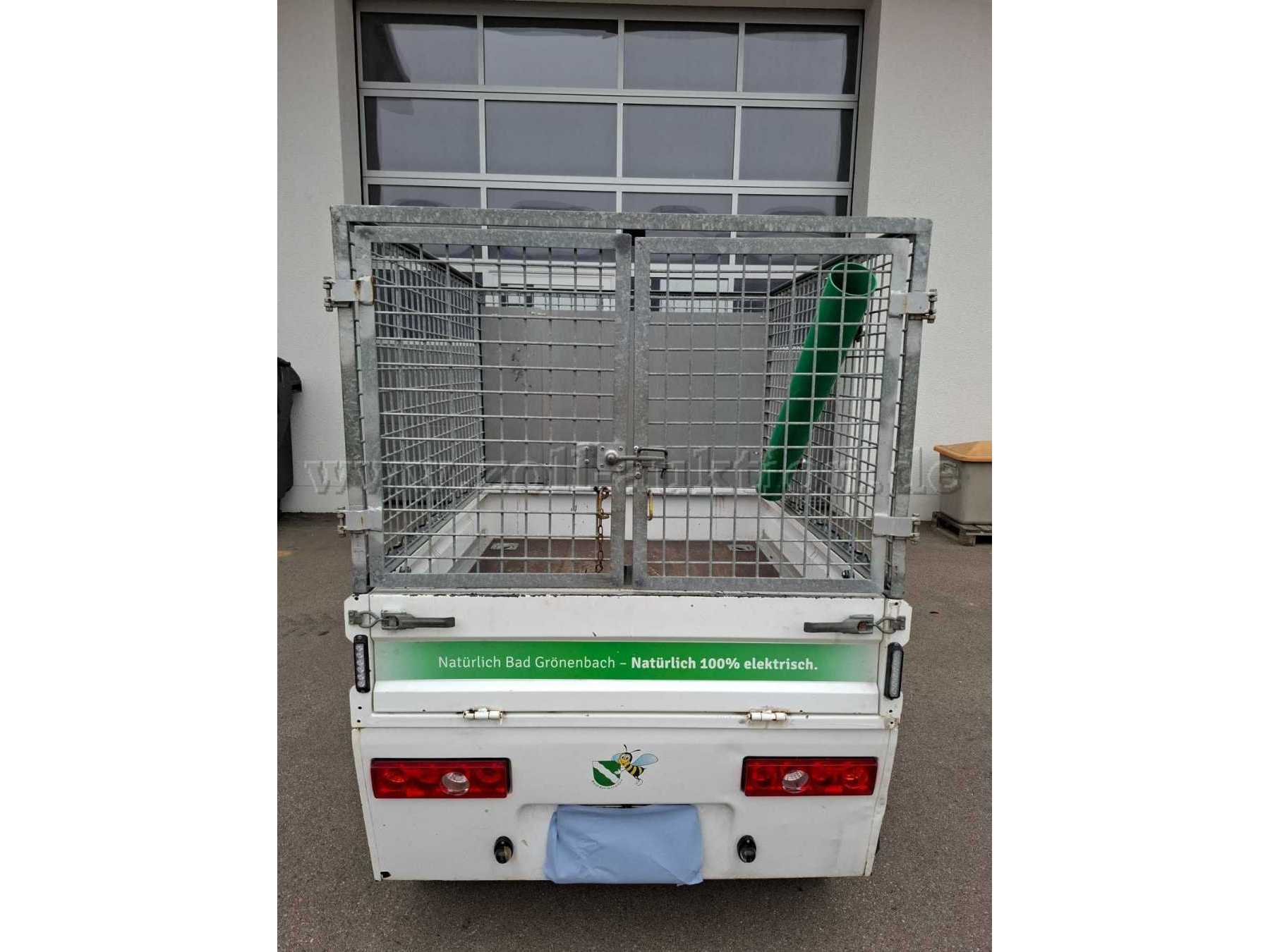 Ansicht Heck, Gitter geschlossen