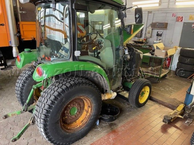 Traktor von Rechts